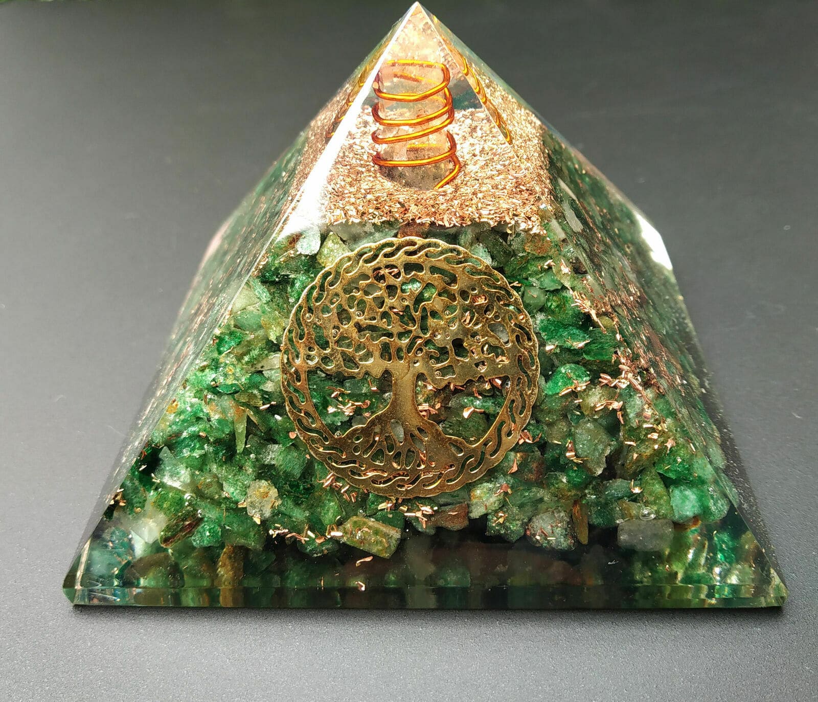 Orgoniitti, Vihreä aventuriini, koko; 7 x 7 x 7 cm
